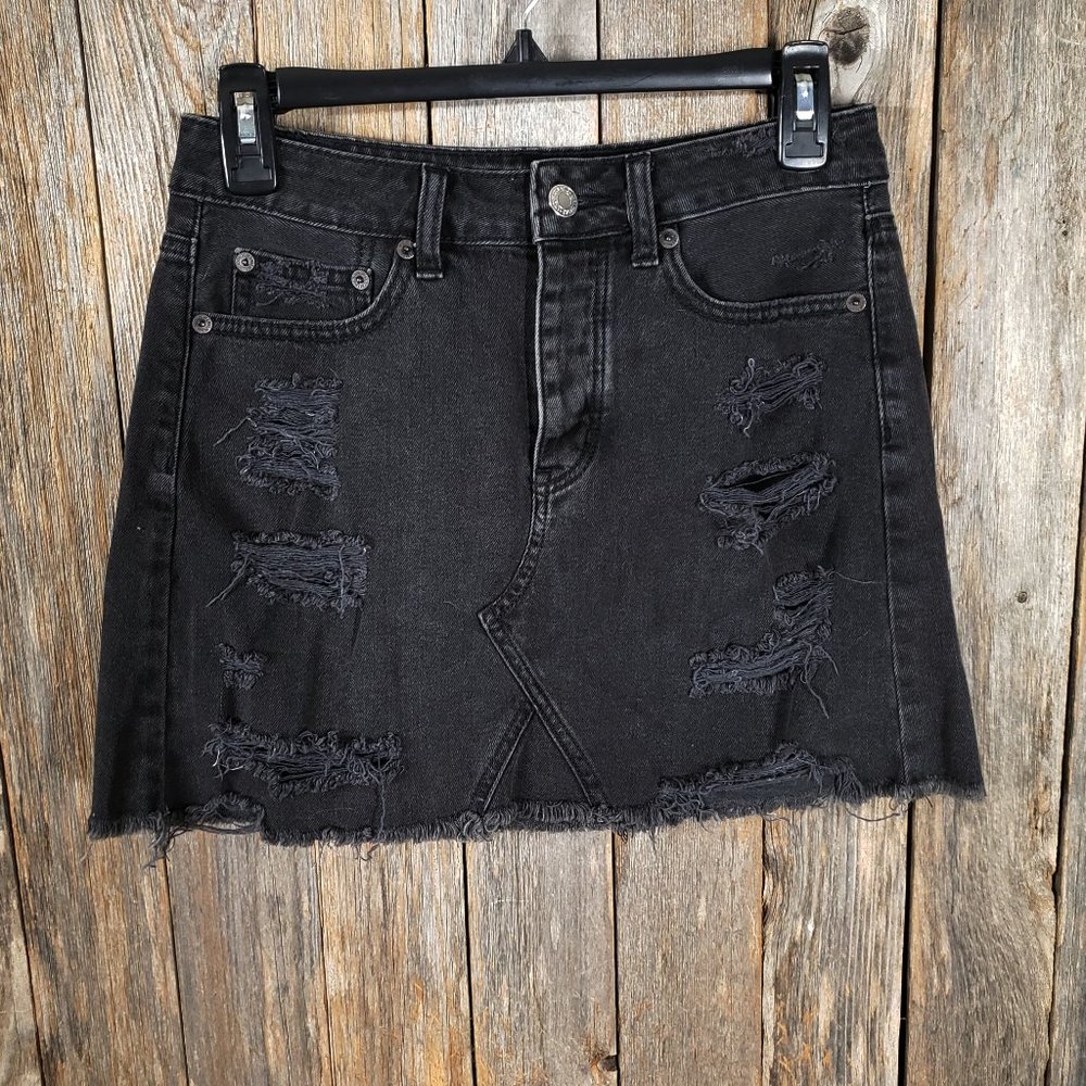 American‎ Eagle Size 2 Black Jean Denim Mini Skirt Button Fly Ripped Distressed